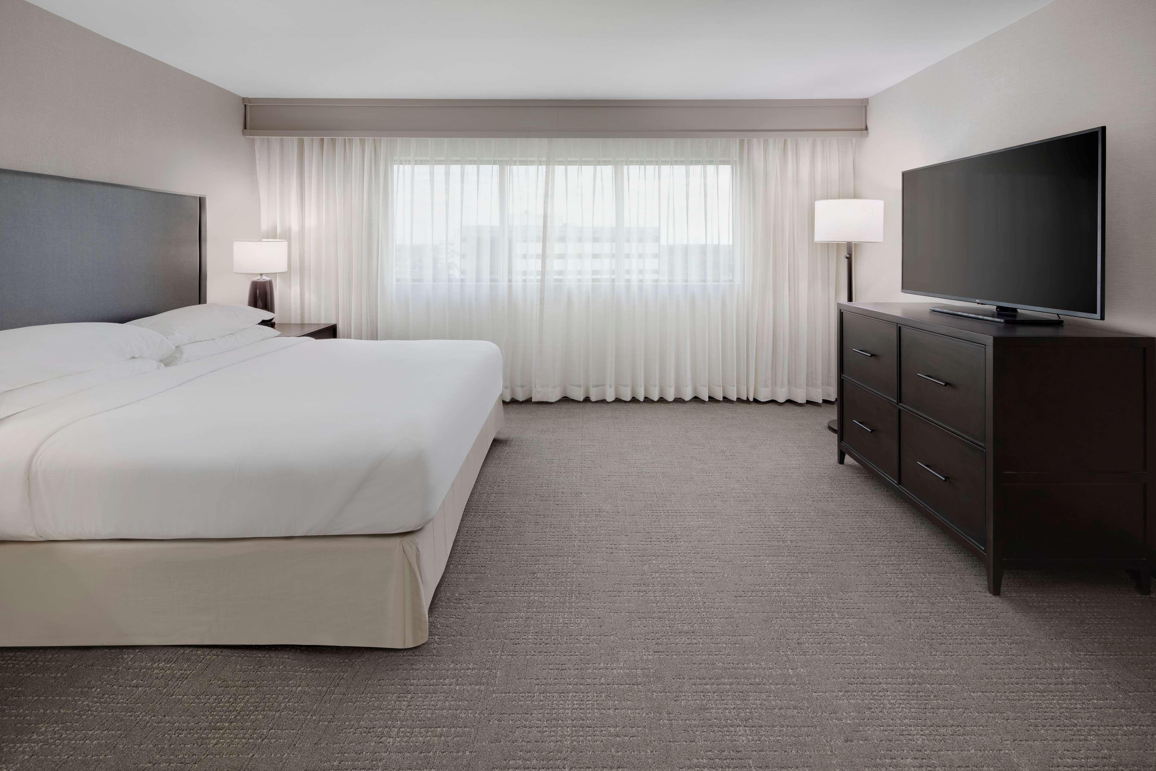 Embassy Suites By Hilton Detroit Troy Auburn Hills Eksteriør billede
