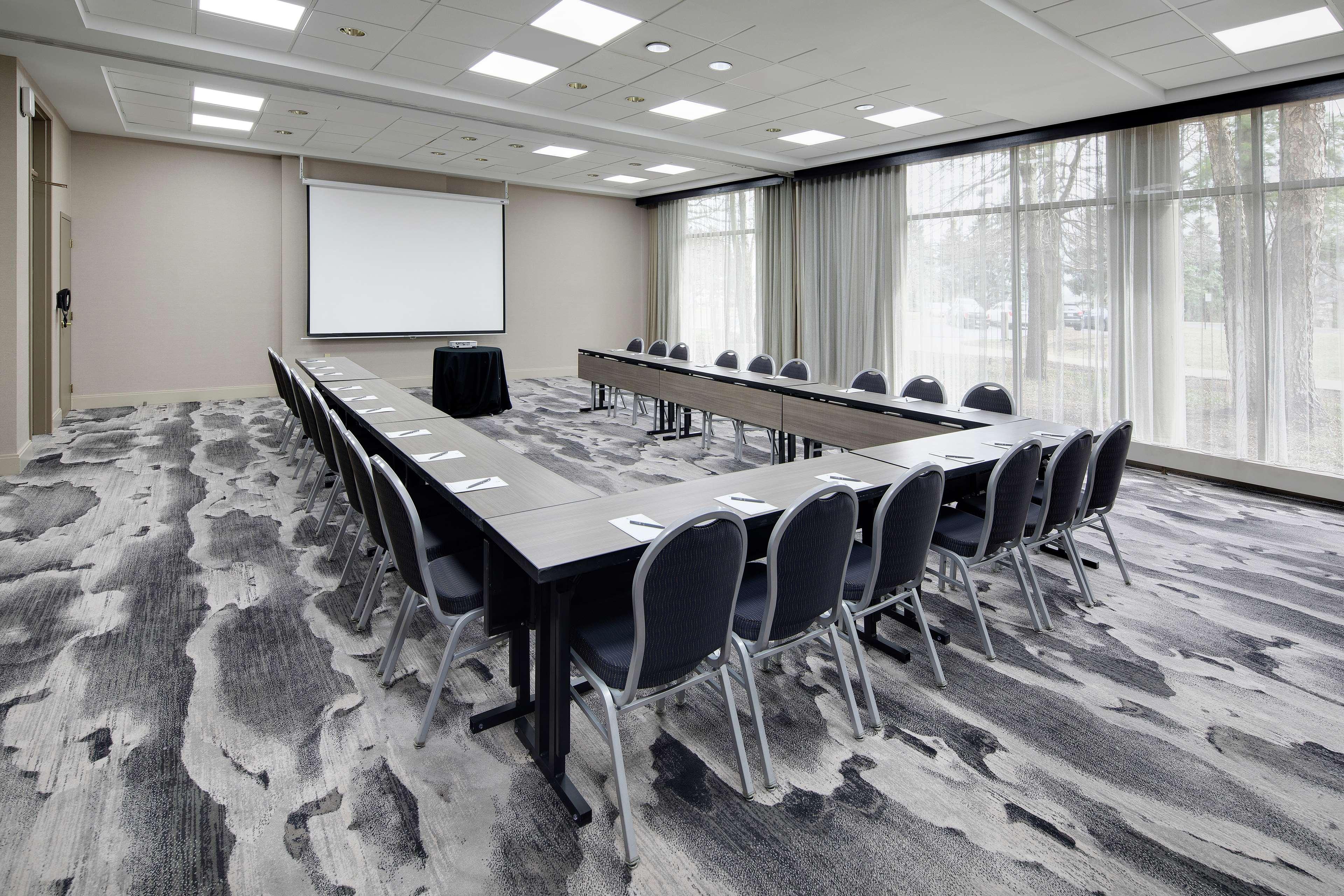 Embassy Suites By Hilton Detroit Troy Auburn Hills Eksteriør billede