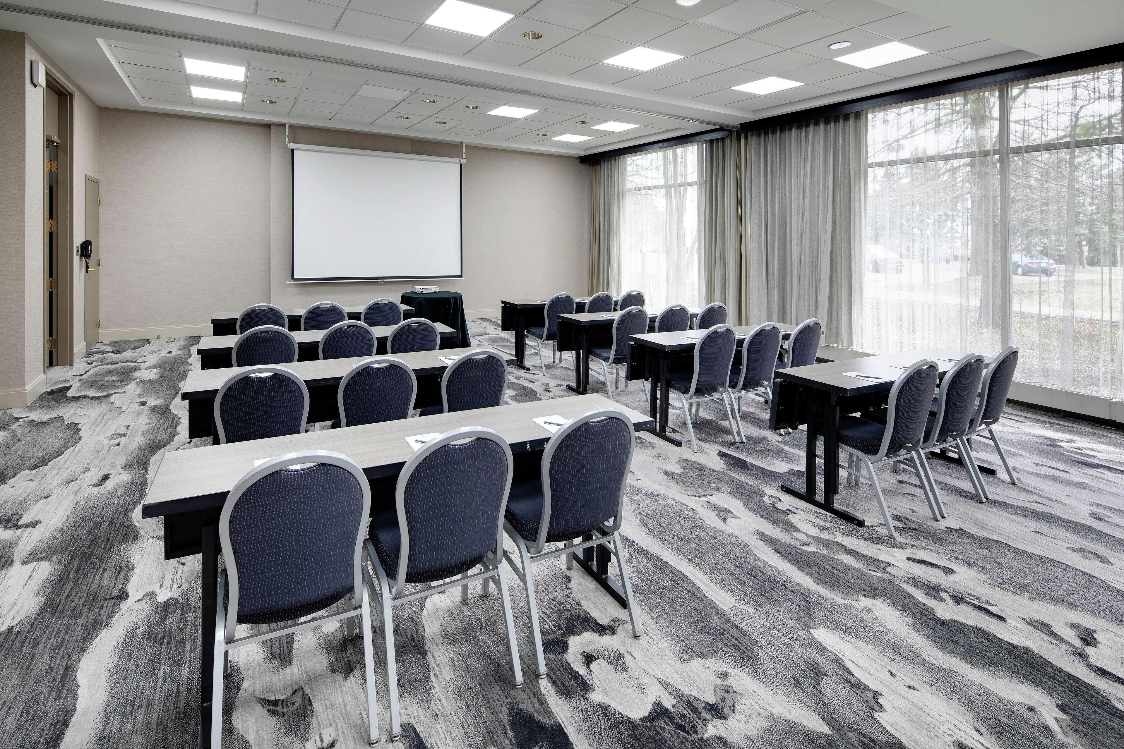 Embassy Suites By Hilton Detroit Troy Auburn Hills Eksteriør billede