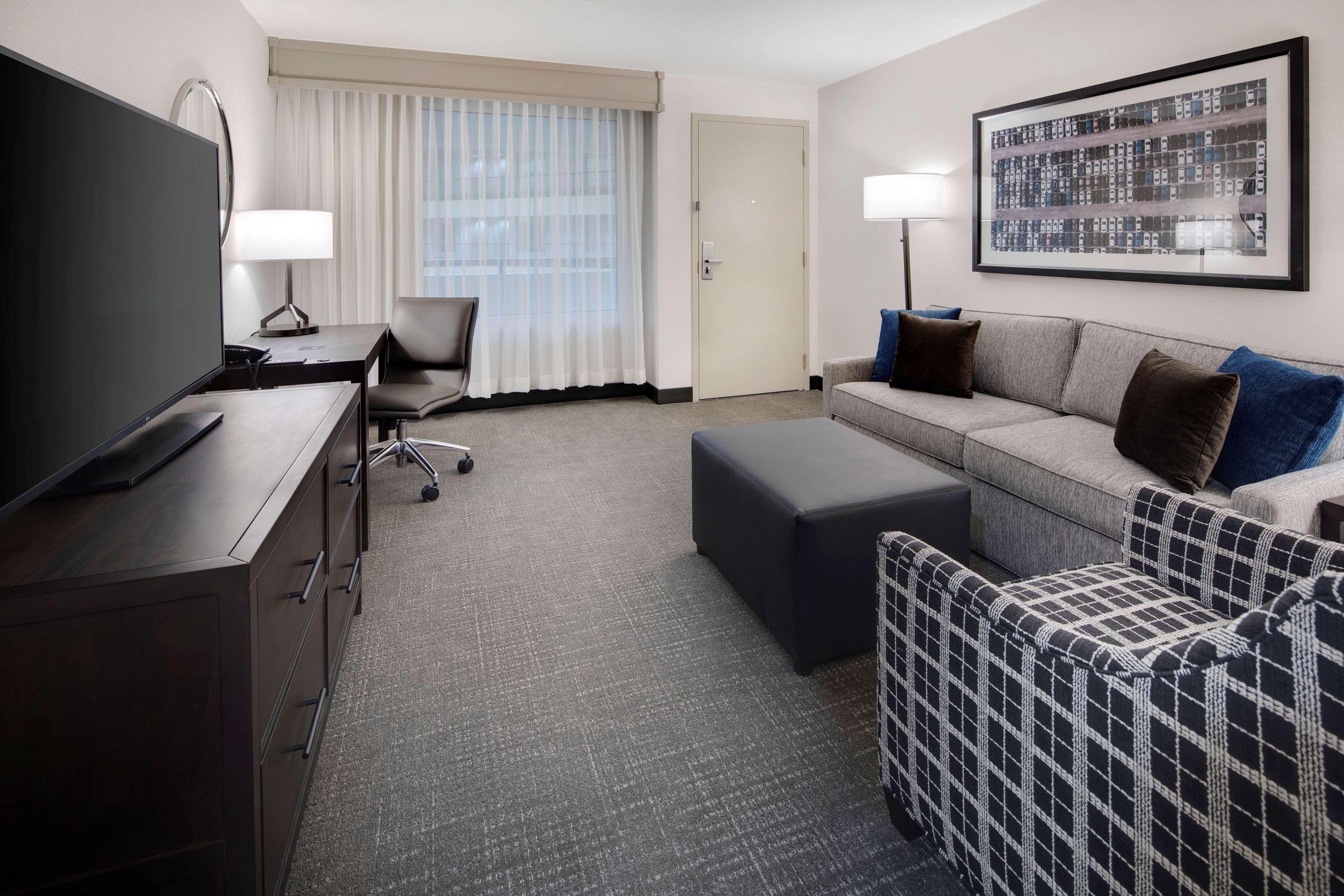 Embassy Suites By Hilton Detroit Troy Auburn Hills Eksteriør billede