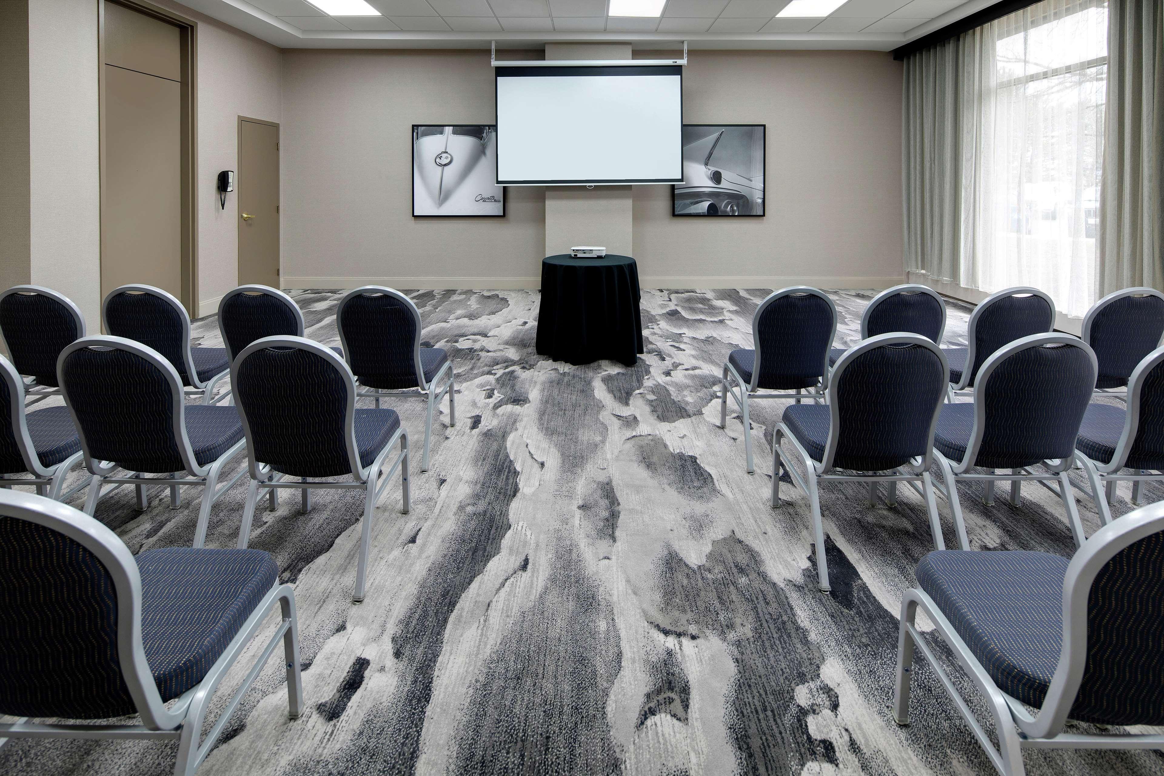 Embassy Suites By Hilton Detroit Troy Auburn Hills Eksteriør billede