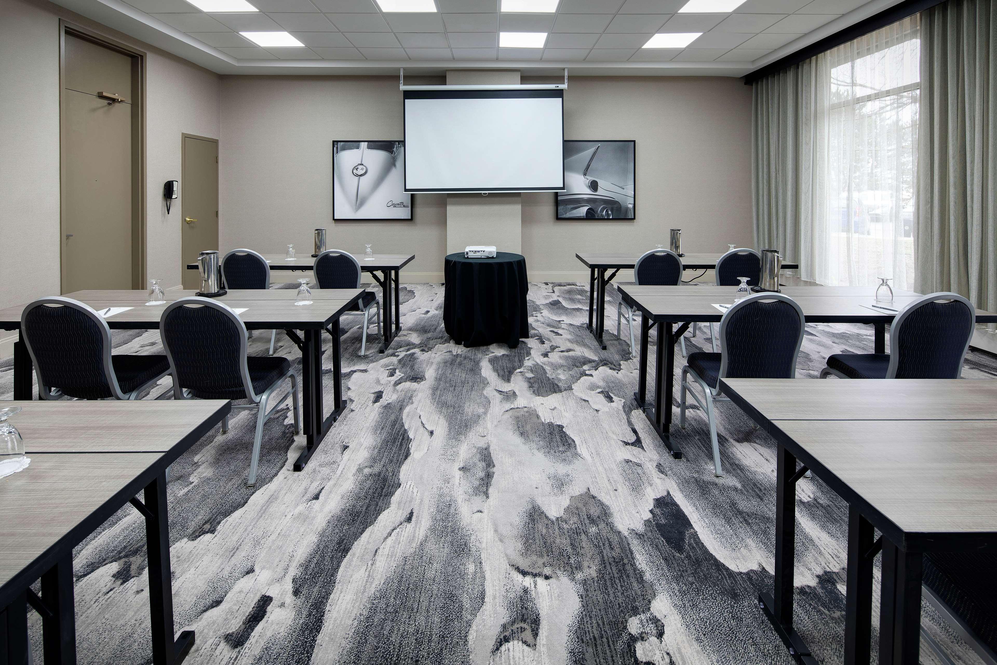Embassy Suites By Hilton Detroit Troy Auburn Hills Eksteriør billede