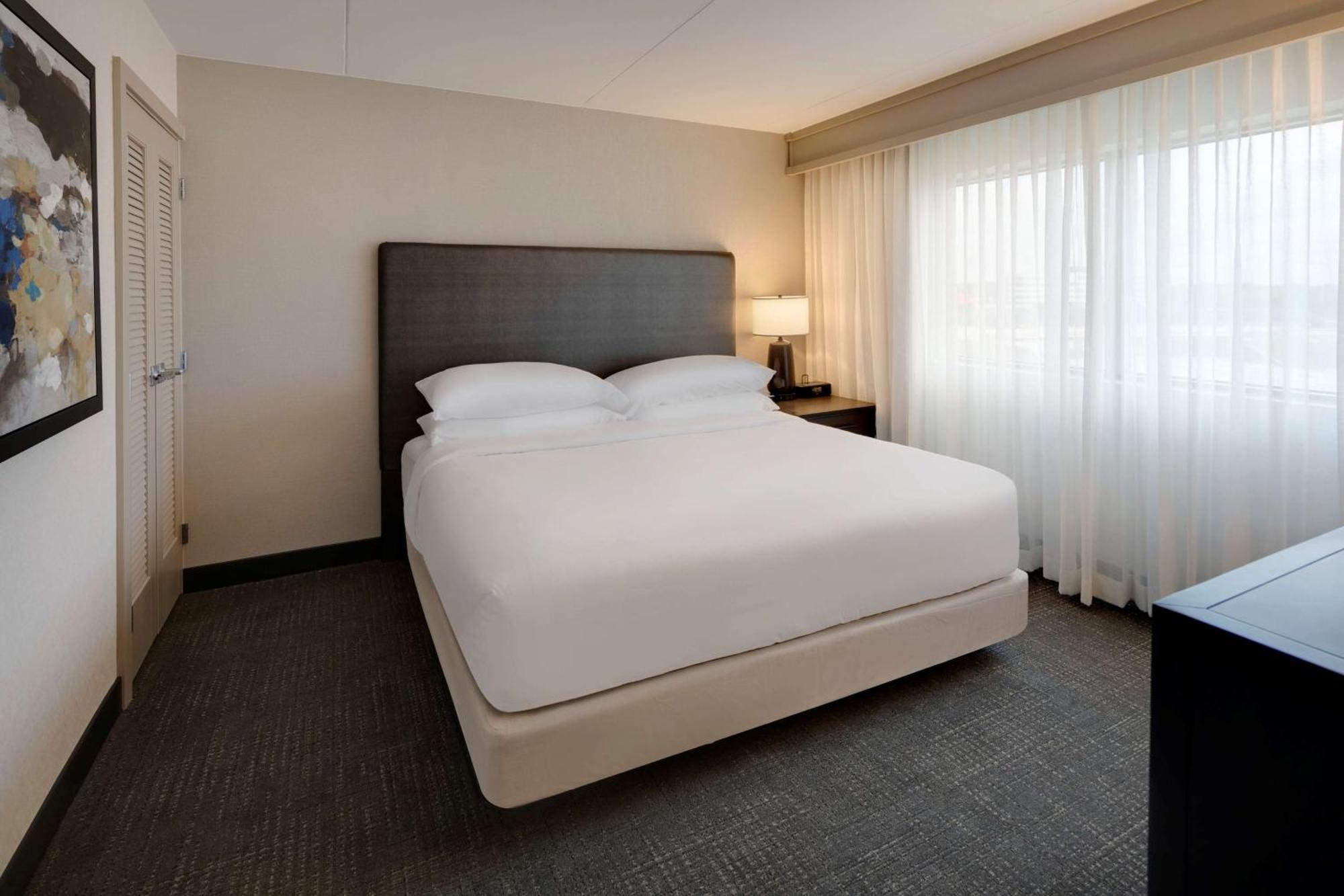Embassy Suites By Hilton Detroit Troy Auburn Hills Eksteriør billede